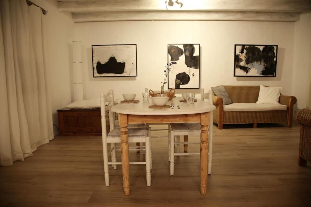 Relax With Art And Nature Mellionnec Buitenkant foto