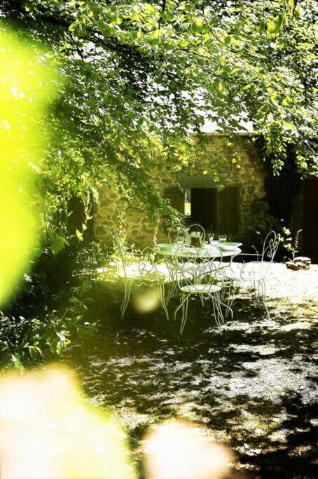 Relax With Art And Nature Mellionnec Buitenkant foto
