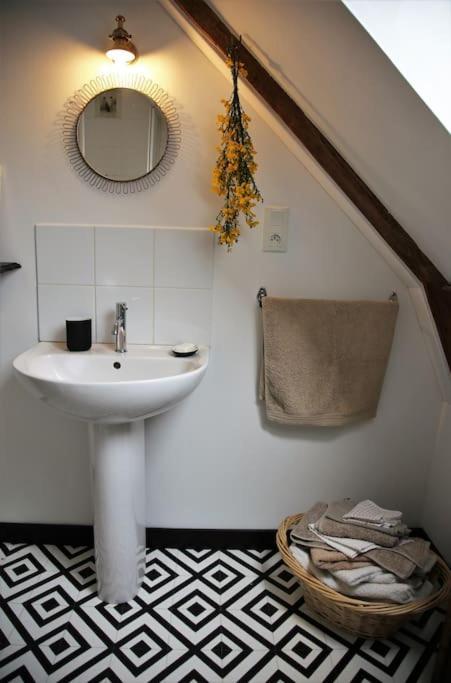 Relax With Art And Nature Mellionnec Buitenkant foto