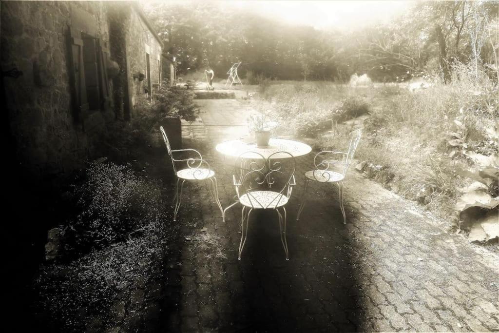 Relax With Art And Nature Mellionnec Buitenkant foto